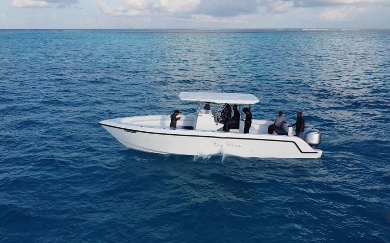 Headseas 32CC — Center Console for Serious Offshore Fishing and Excursions in the Maldives